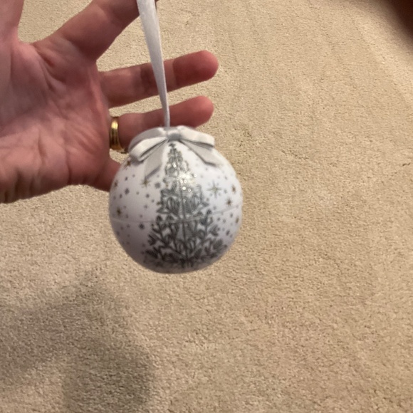 Macys cubic zirconia, sterling silver, snowflake necklace nwt - Picture 4 of 4